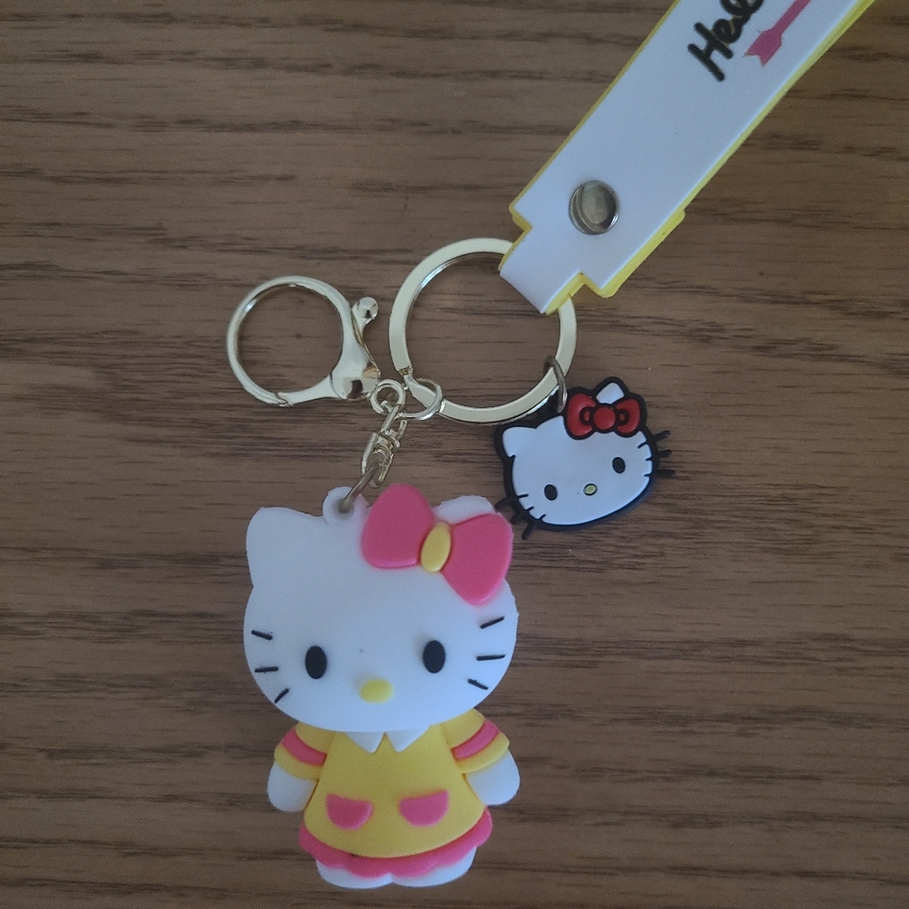 Hello Kitty Keychain - Picture 11 of 13